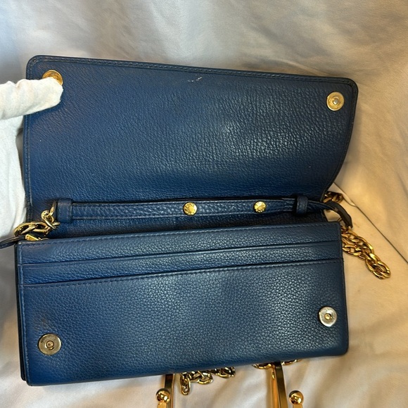 Prada Blue Vitello Daino Chain Wallet: Pre-loved. - Picture 5 of 9